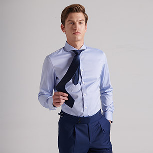 淺藍(lán)色一字領(lǐng)純棉襯衫