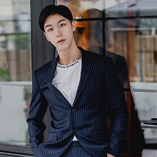 黑色細豎紋西服定制