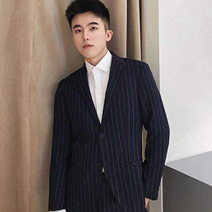 黑色豎紋西服定制