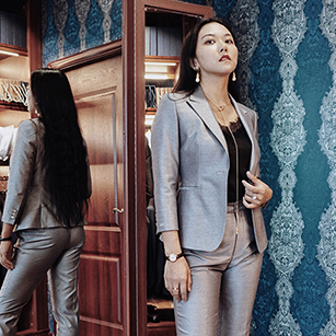 女士銀灰色同款西服定制