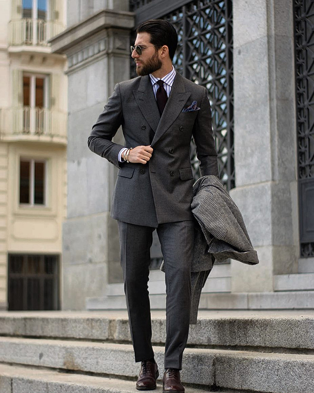 西服定制的保養技巧介紹 西服定制的保養技巧介紹