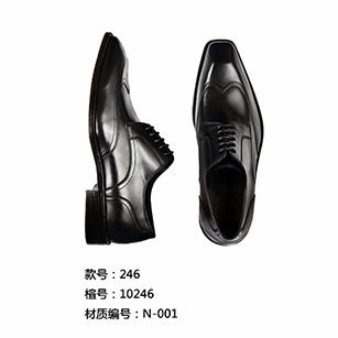 黑色經(jīng)典款皮鞋